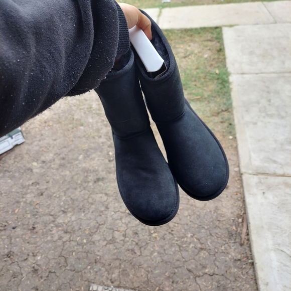 New size 8 classic Ugg boots - Picture 7 of 9